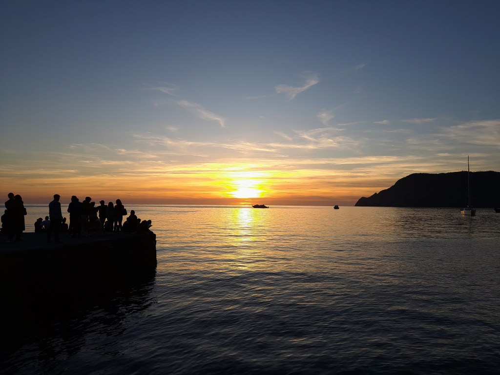 Sunset in Cinque Terre
A practical guide on how to visit Cinque Terre in one day
