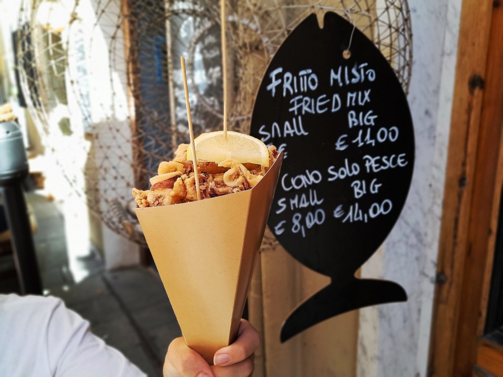 Il Pescato Cucinato
Riomaggiore, Cinque Terre
A practical guide on how to visit Cinque Terre in one day