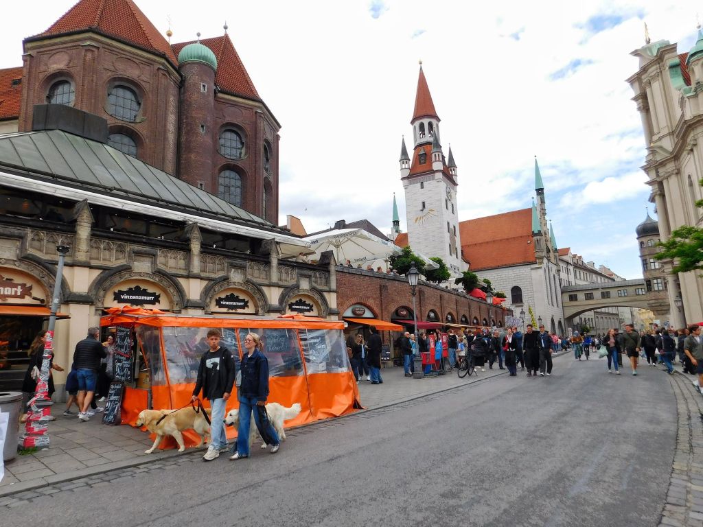 Viktualienmarkt Munich: Best stalls, local delicacies & insider tips
