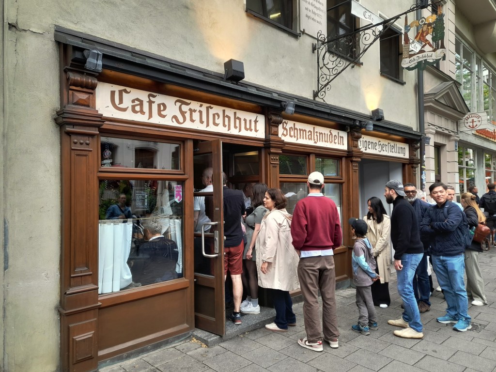 Cafe Frischhut (Schmalznudel)