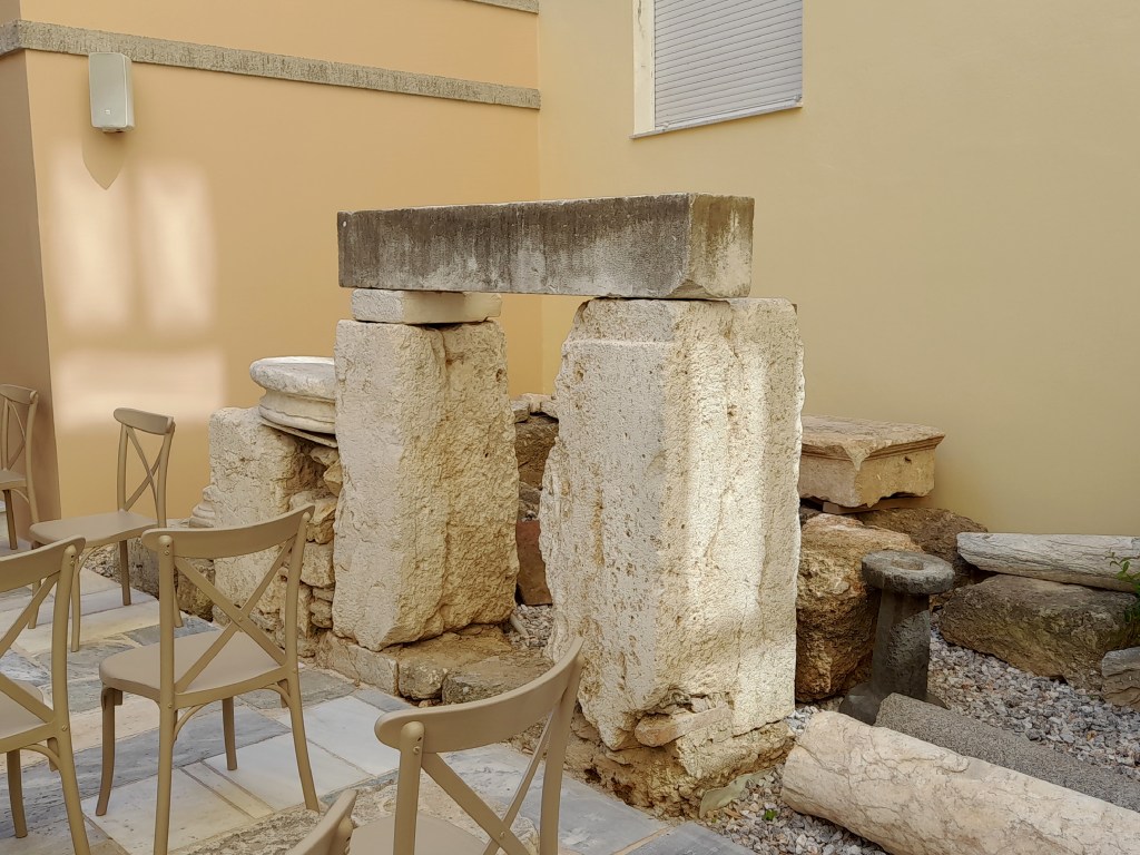 Αρχαία ιερά στους δρόμους και τα πάρκα της Αθήνας